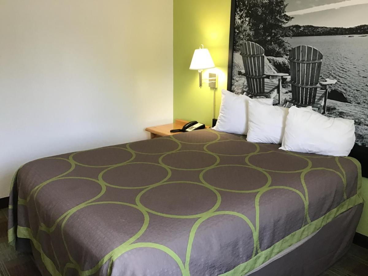 Hotel Super 8 By Wyndham Powell Esterno foto