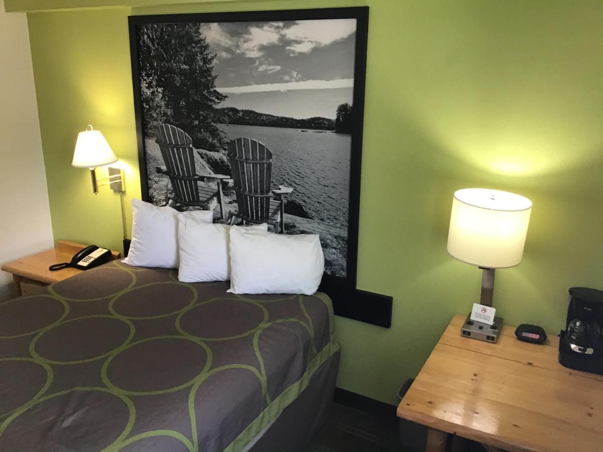 Hotel Super 8 By Wyndham Powell Esterno foto