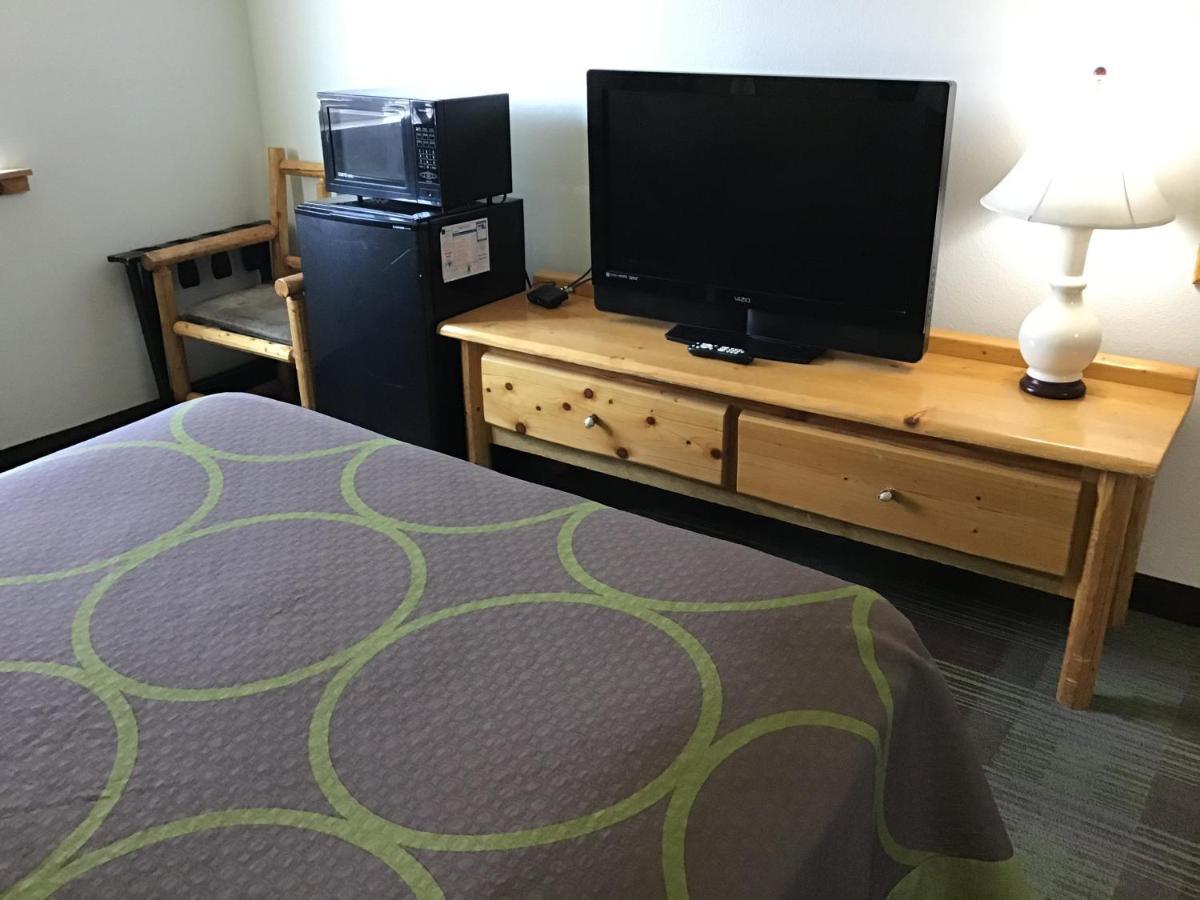 Hotel Super 8 By Wyndham Powell Esterno foto